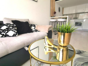 Goldie Central Apartment